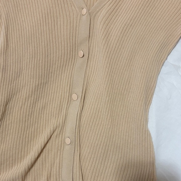 Tan Ribbed Button-Up Top - Picture 6 of 6